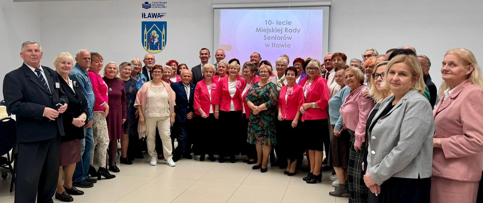 Wicewojewoda Mateusz Szauer razem z seniorami świętował jubileusz 10-lecia Miejskiej Rady Seniorów w Iławie