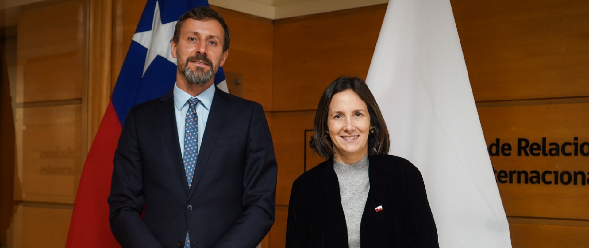 El Encargado de Negocios de Polonia, Michał Świetlik, y la subsecretaria de Relaciones Económicas Internacionales, Paula Estévez