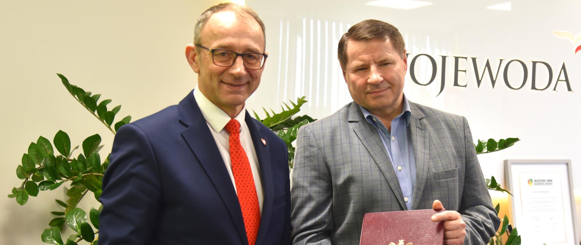 Grzegorz Dłubek pełnomocnik Wojewody ds. rolnictwa z Wojewodą Lubuskim Markiem Cebulą