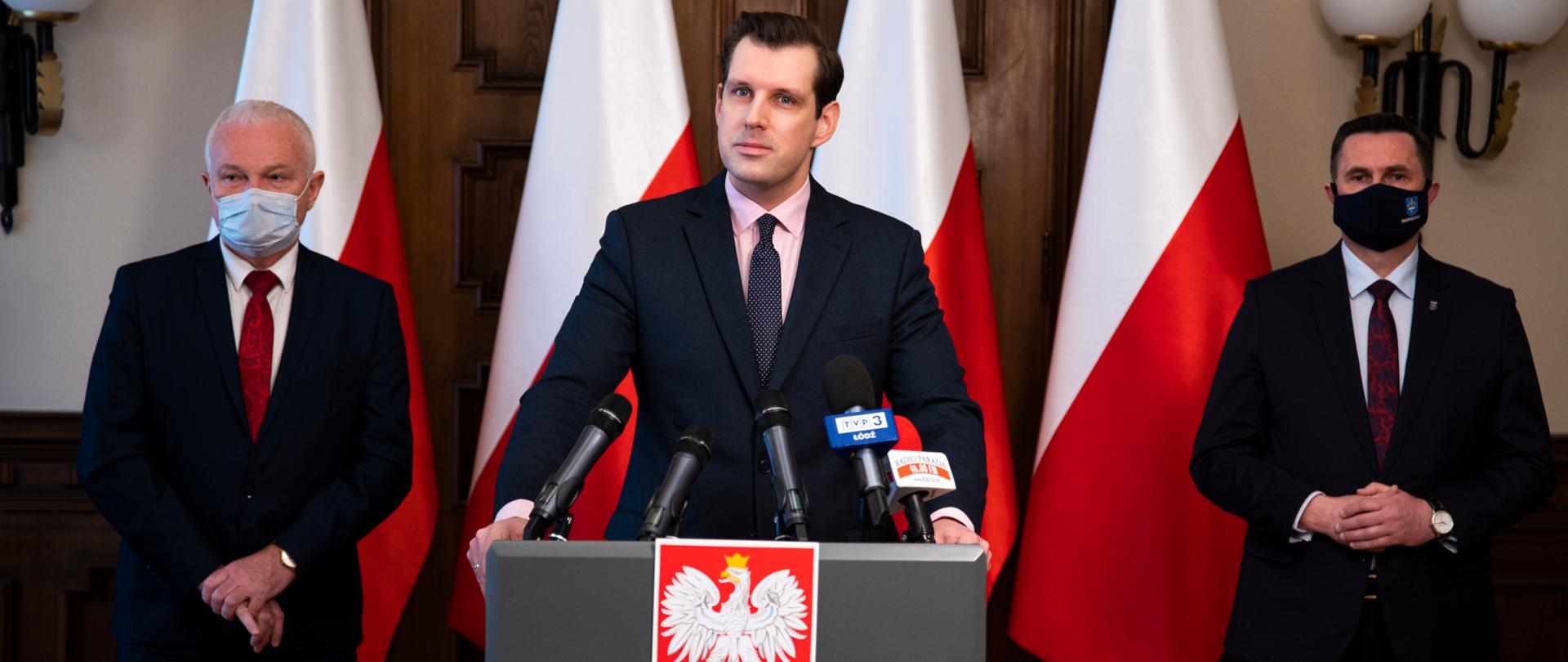 Wojewoda łódzki Tobiasz Bocheński w trakcie konferencji nt. RFRD 2022