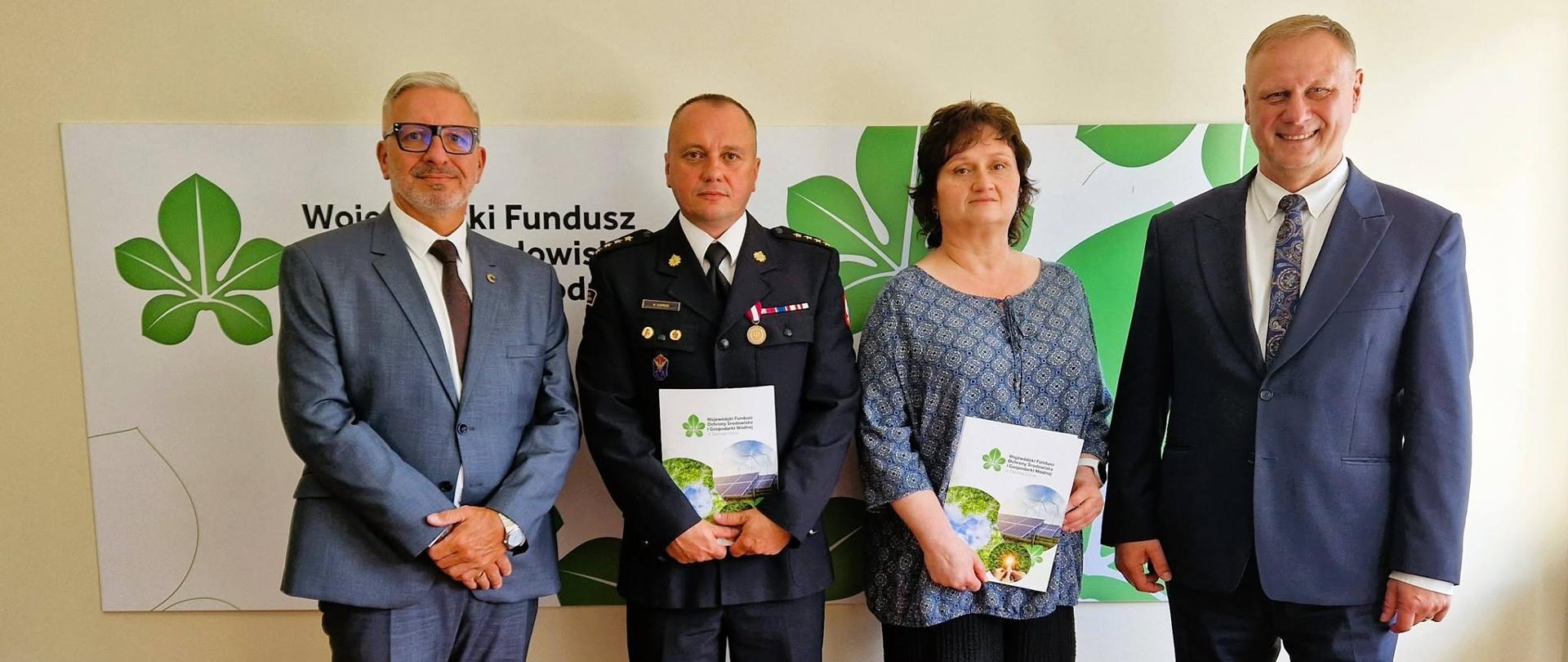 W dniu dzisiejszym w siedzibie Wojewódzkiego Funduszu Ochrony Środowiska i Gospodarki Wodnej w Zielonej Górze podpisano umowy o dofinansowanie w ramach programu „Efektywność Energetyczna Lubuskich Jednostek Państwowej Straży Pożarnej”.