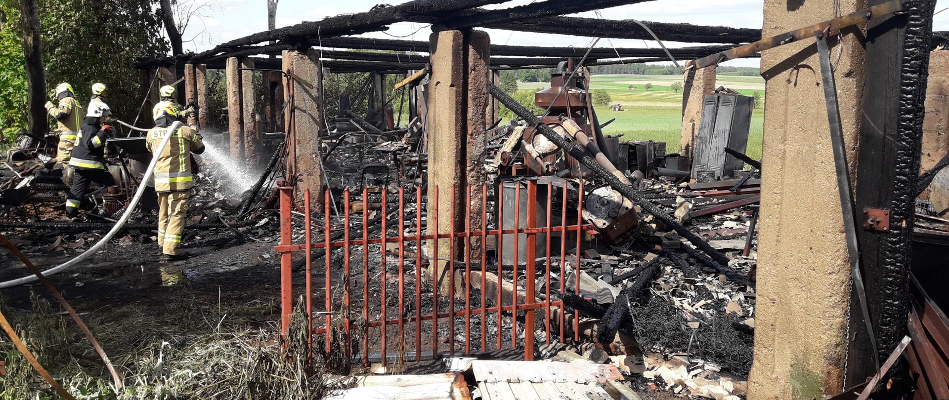 Pożar budynku warsztatowo-garażowego w miejscowości Krasne Folwarczne