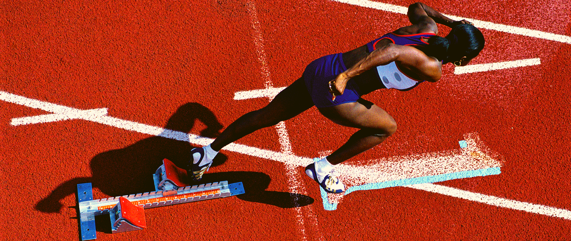 Biegaczka na linii startowej biegu