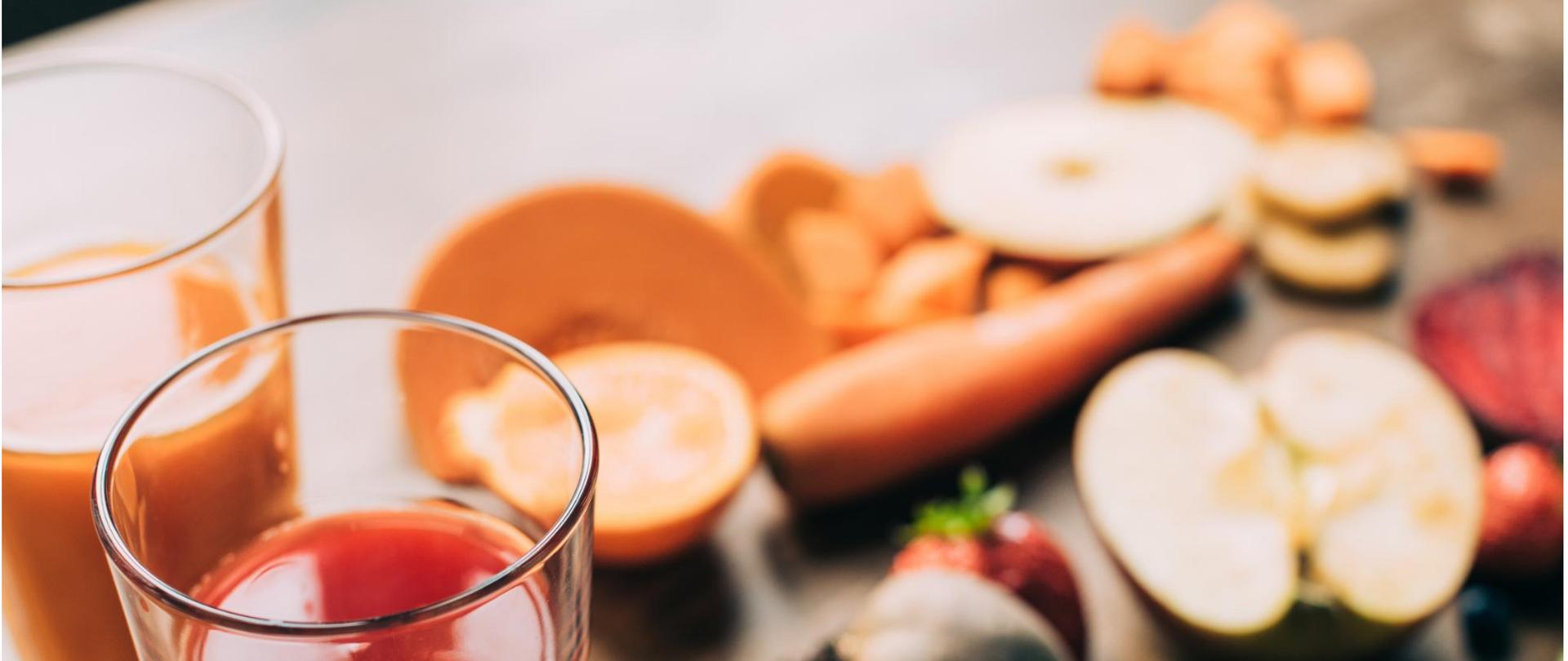 Na zdjęciu są soki owocowo - warzywne.