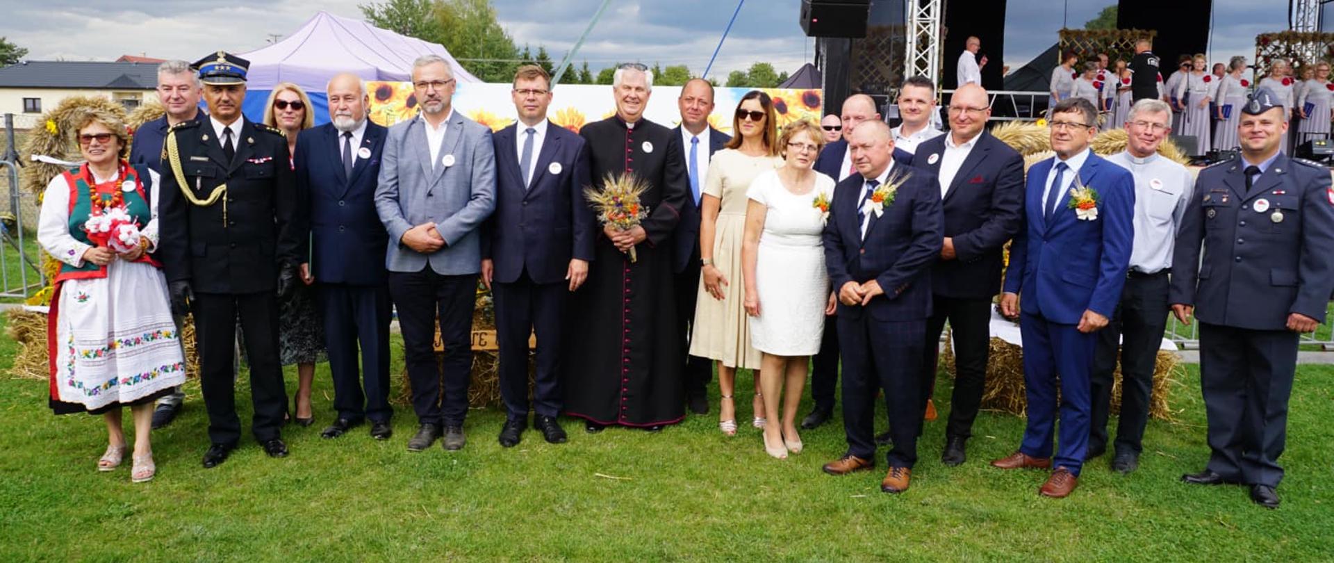 DOŻYNKI GMINNE OLSZYNY I DŹWIERZUTY