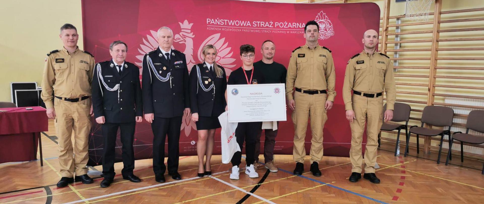 Bartosz Kacperski, zdjęcie z organizatorami