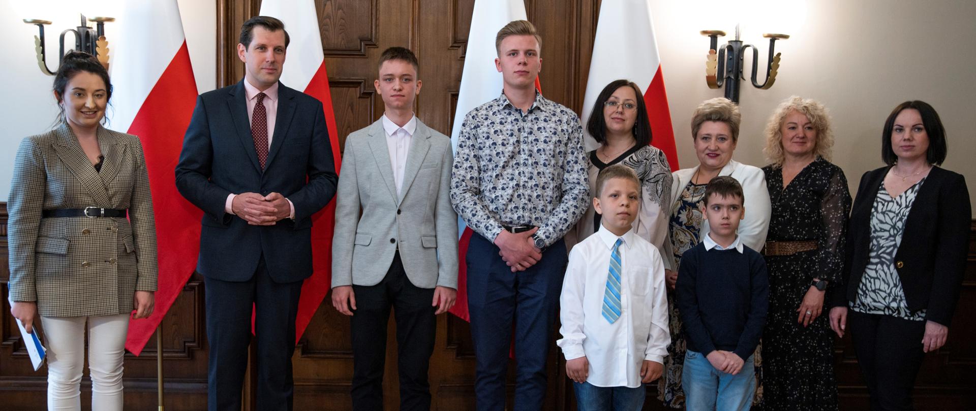 Laureaci konkursu na najlepszy krótki materiał filmowy promujący szczepienia przeciw COVID-19