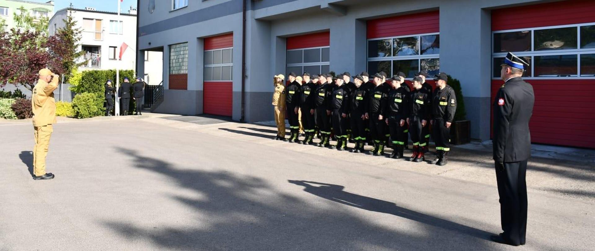 Uroczyste podniesienie Flagi Polskiej 