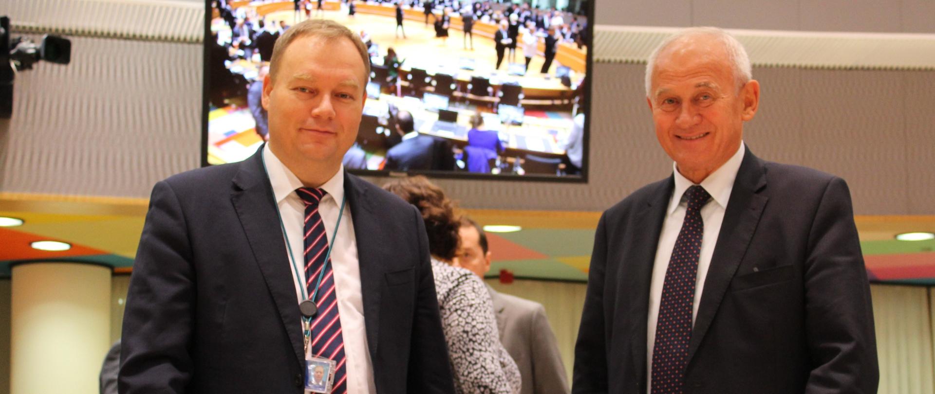 Ministrowie Tchórzewski i Dąbrowski na posiedzeniu rady TTE