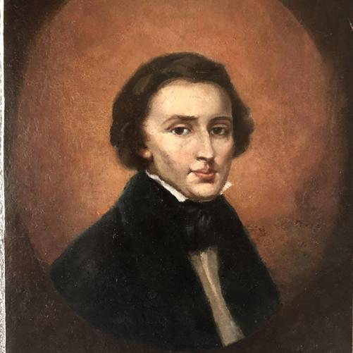 Portret młodego Fryderyka Chopina. Mężczyzna zwrócony jest w stronę widza. Ubrany w ciemny surdut z białą koszulą oraz ciemną chustką, wiązaną z przodu na ozdobny węzeł lub kokardę.