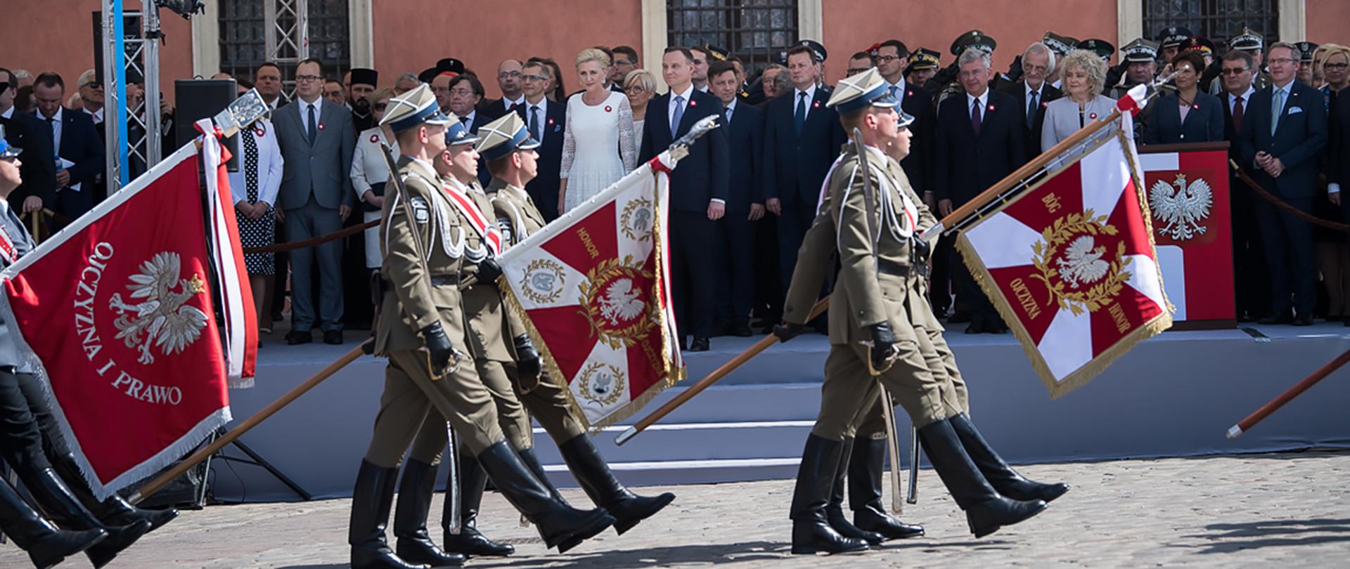 030518_MMB_Salwa_dla_Konstytucji_3_Maja_WKrol_01