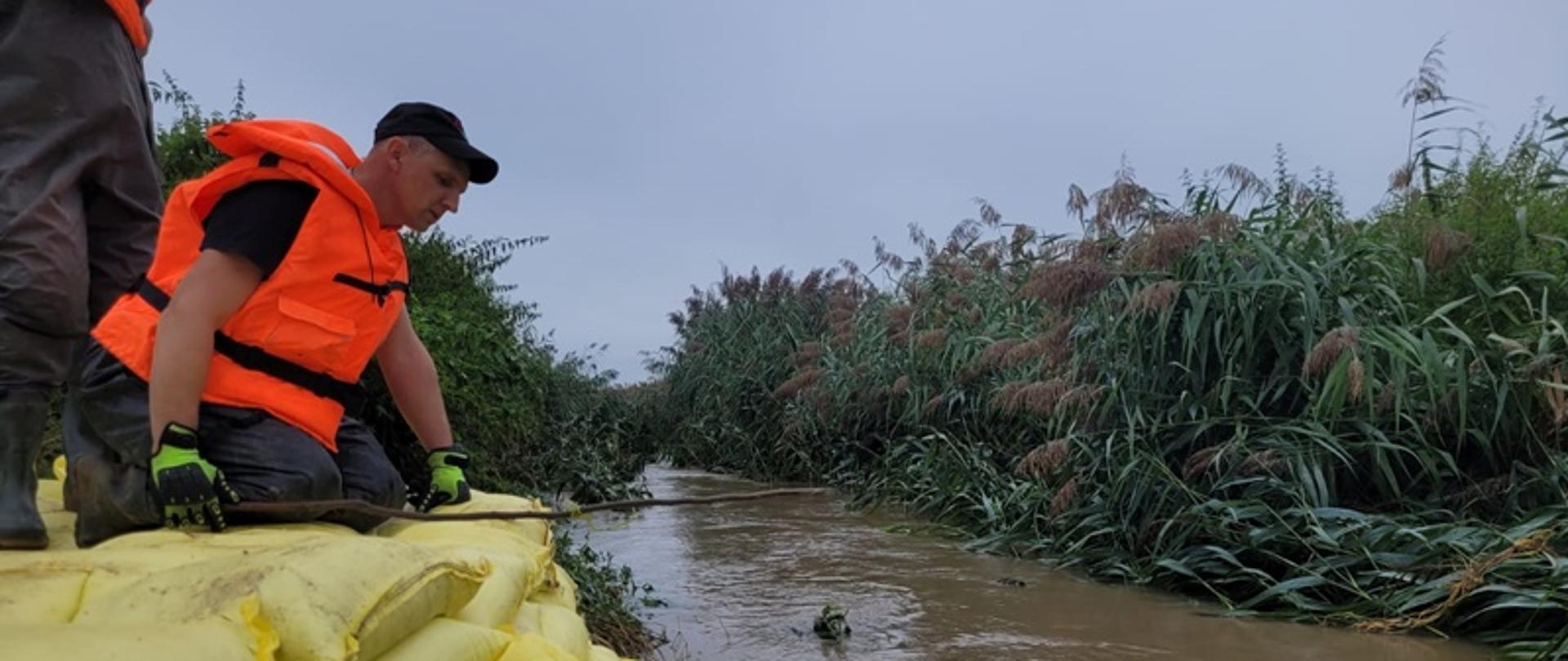 Gwałtowne opady deszczu.