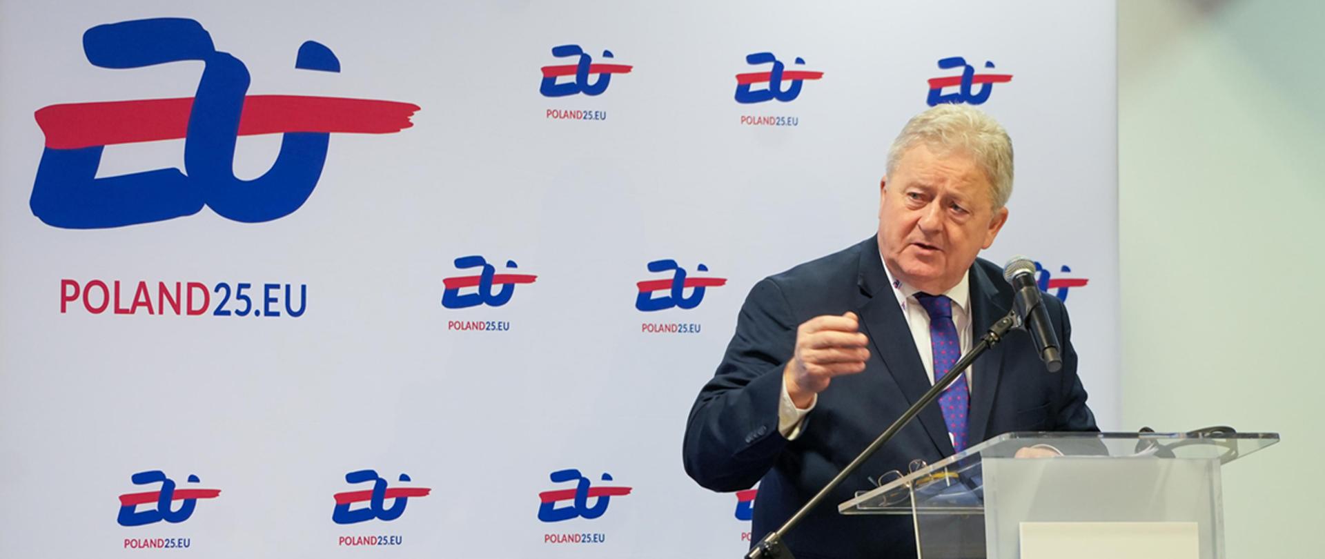 Minister Czesław Siekierski during the CAP For Food Security Conference (photo by the MARD)