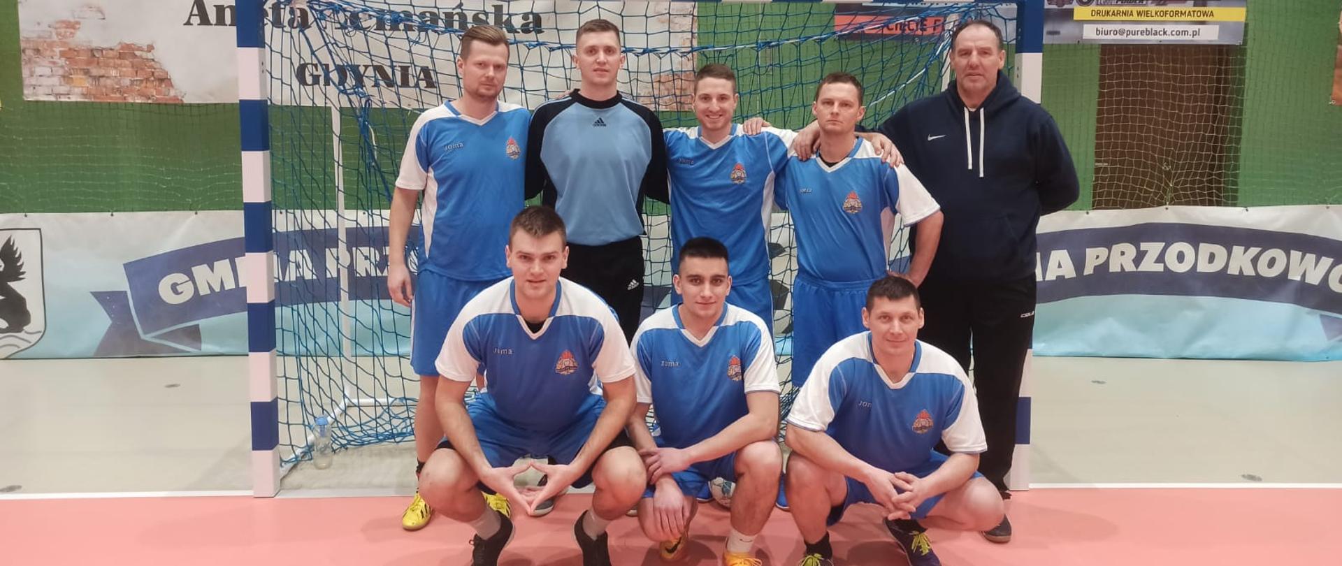 Reprezentacja KP PSP w Kartuzach na turnieju charytatywnym "Gramy dla Sewiego"