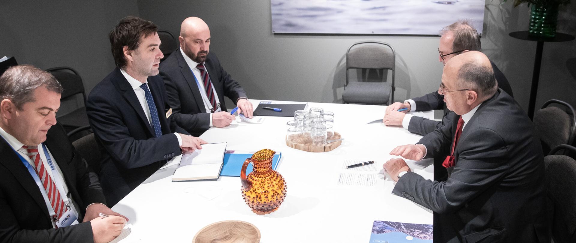 Minister Rau meets with Republic of Moldova’s minister of foreign affairs and European integration