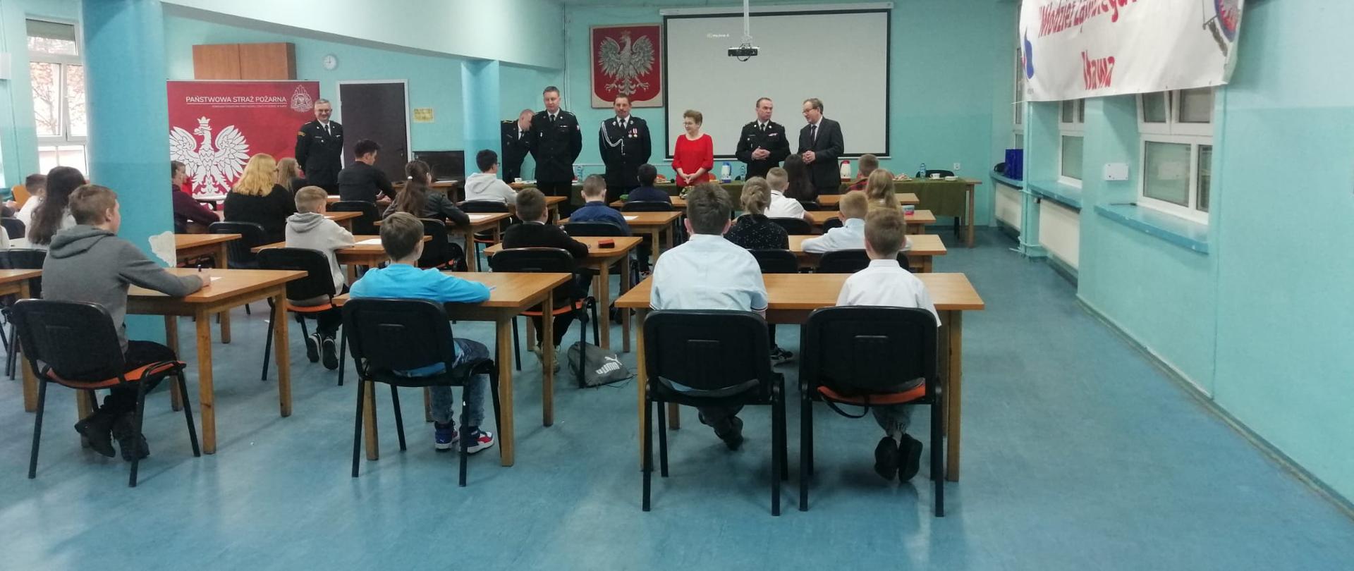 Organizatorzy turnieju podczas otwarcia zmagań uczestników.