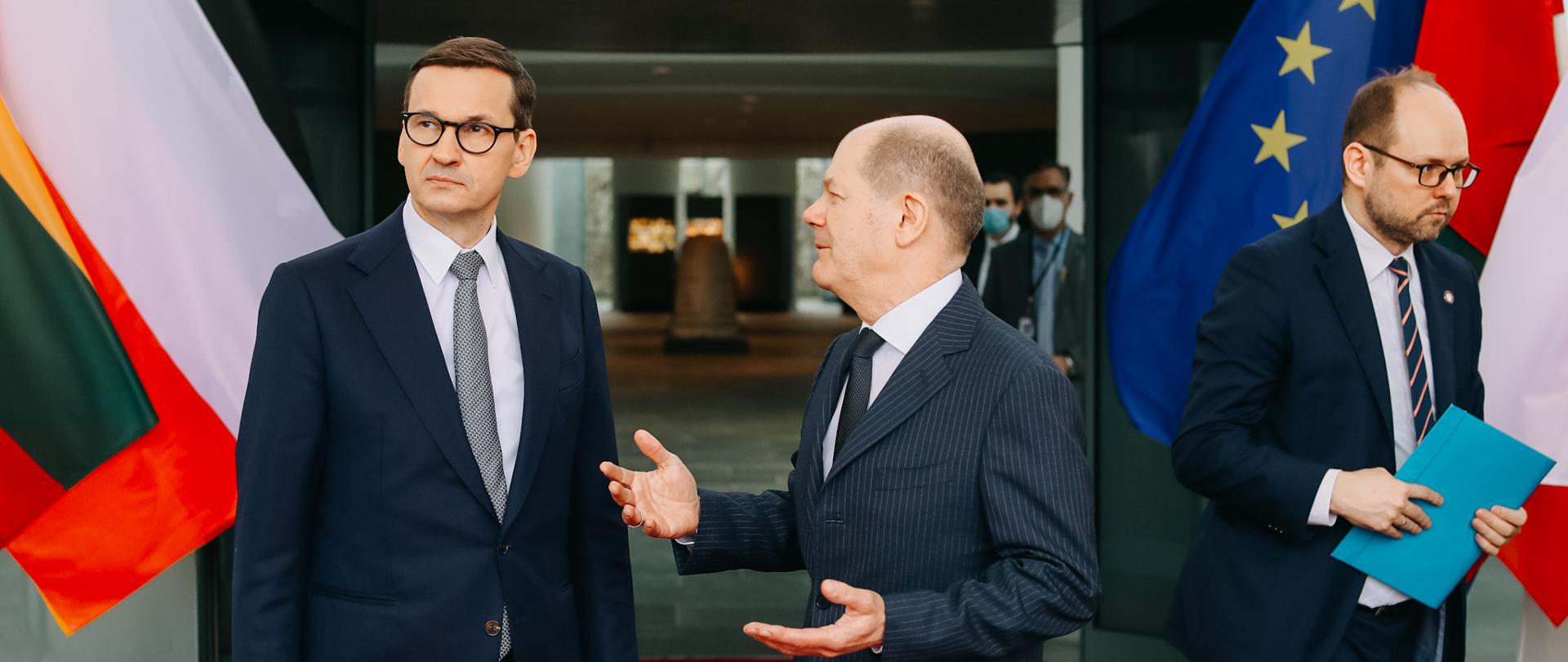 Premier Morawiecki i kanclerz Niemiec Olaf Scholz. 