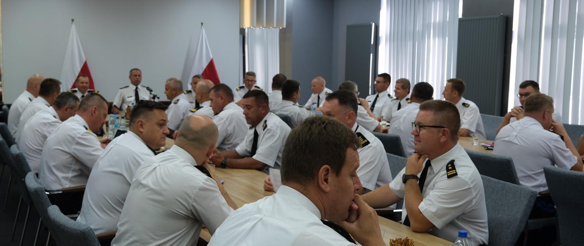 W sali przy stołach siedzą komendanci KG PSP oraz KW PSP 