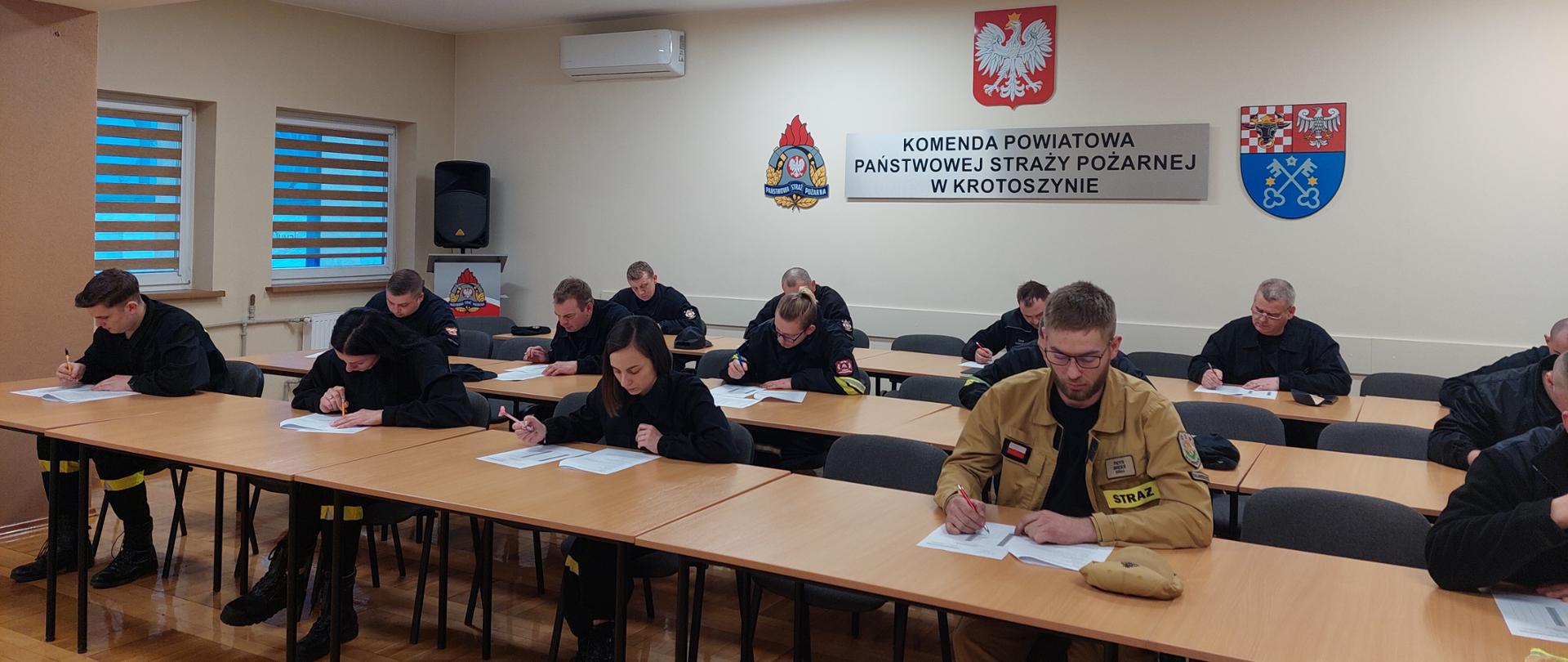 zdjęcie przedstawia członków OSP podczas Egzaminu