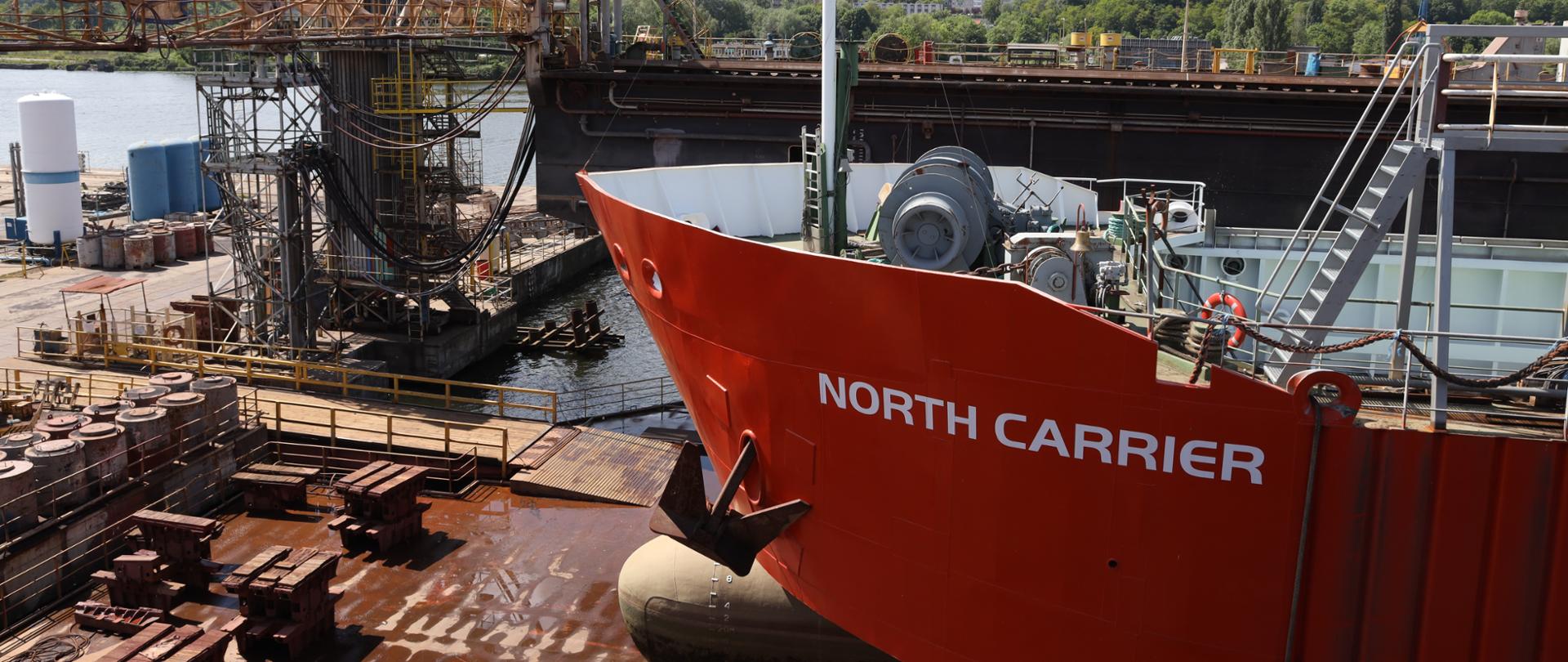 Statek w doku w Stoczni Gryfia 