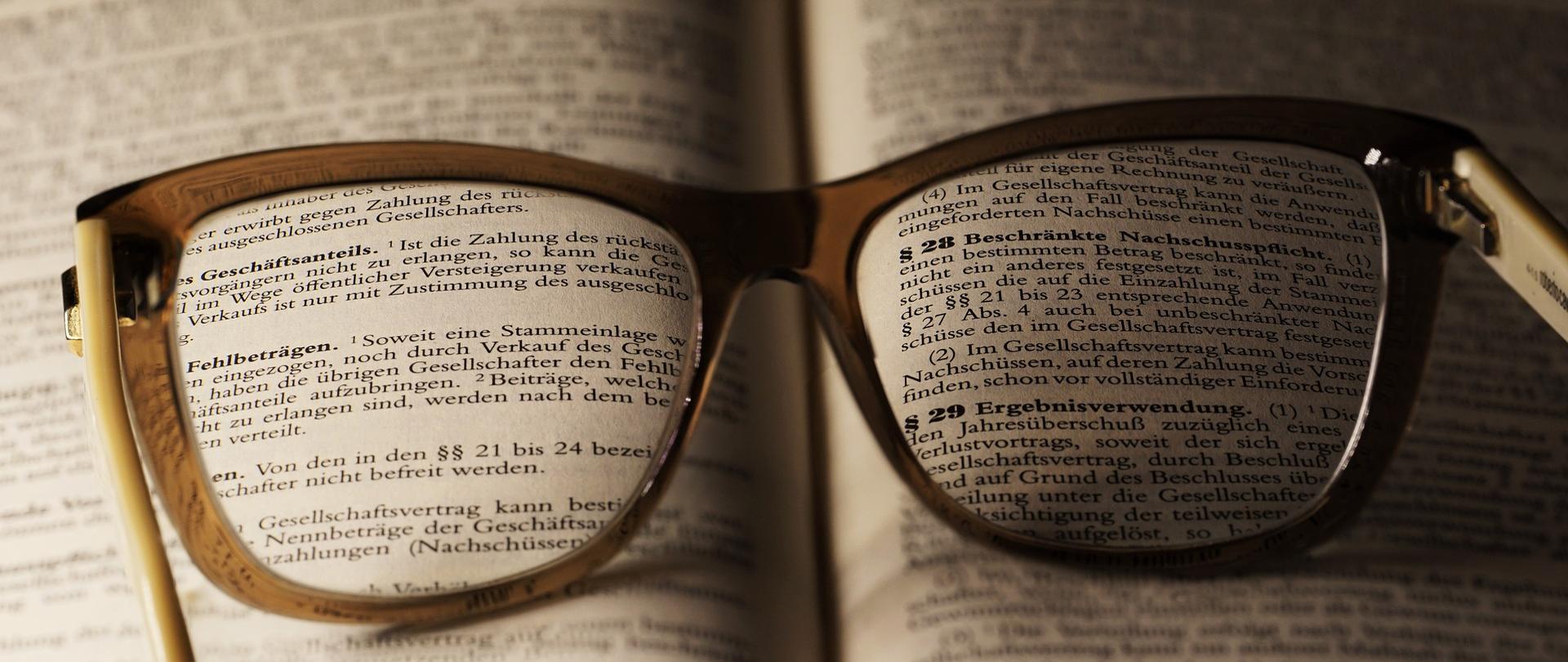 Książka i okulary
