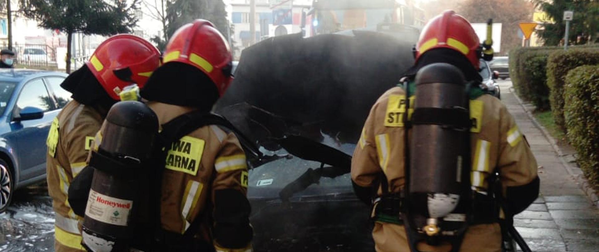 Pożar samochodu osobowego przy ul. Grodkowskiej - Nysa