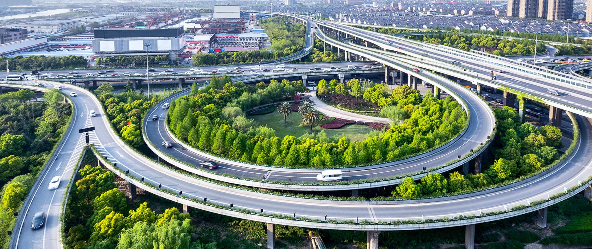 traffic on elevated expressway