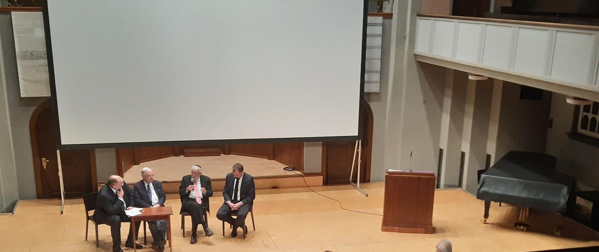 berneński pokaz filmu "Paszporty Paragwaju"