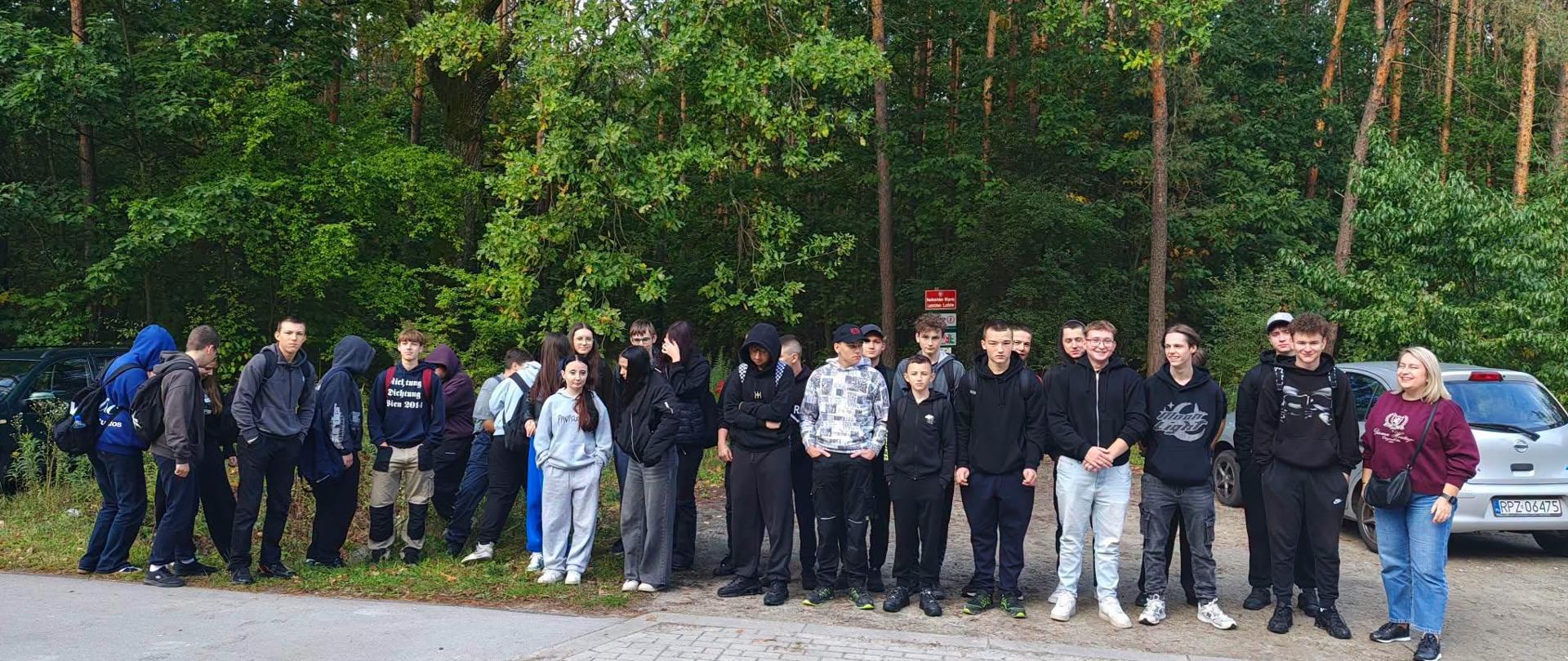 Wspólnie dla lasu – uczniowie w Akcji „Sprzątanie Świata”