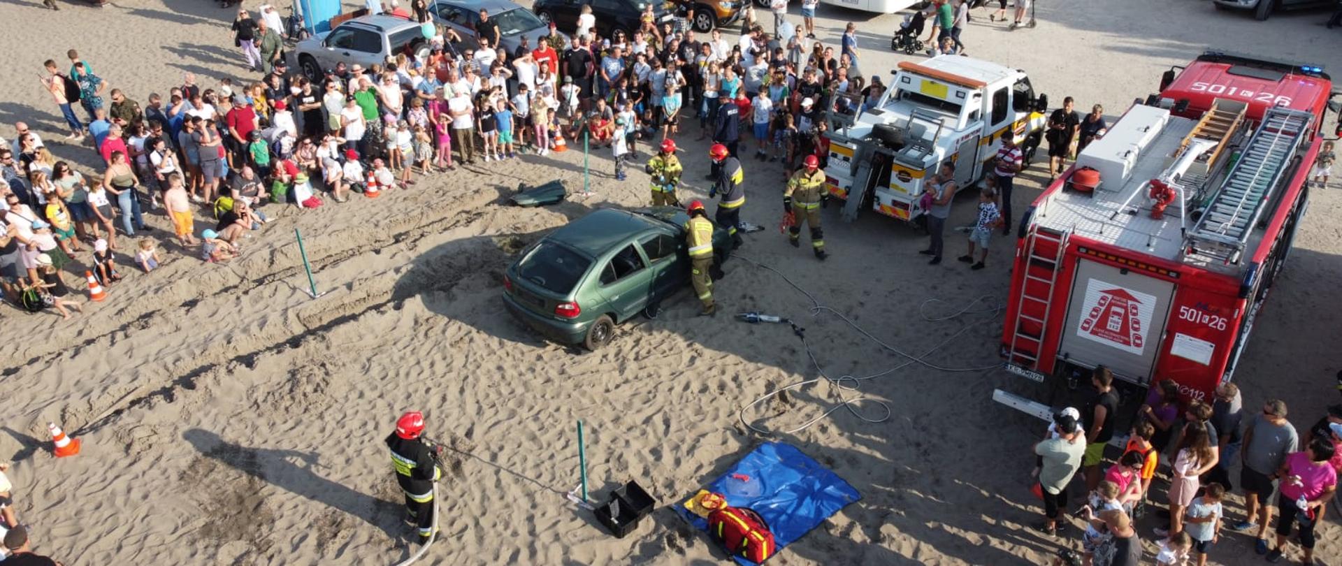 Festyn na pustyni błędowskiej pokaz ratownictwa technicznego