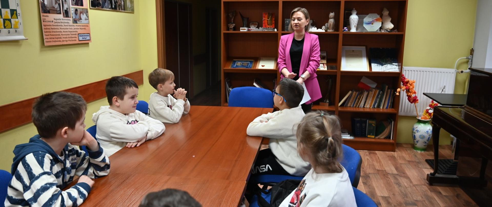 Dwa przystanki, jeden cel: bezpieczne warunki dla dzieci.