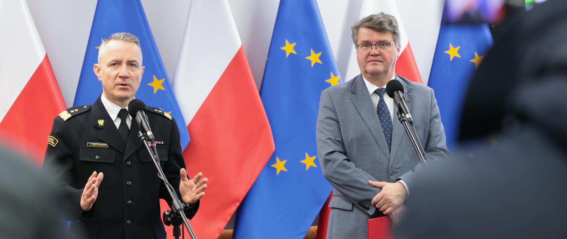 Konferencja prasowa dotycząca inwentaryzacji budynków i obiektów budowlanych przeprowadzonej przez funkcjonariuszy Państwowej Straży Pożarnej