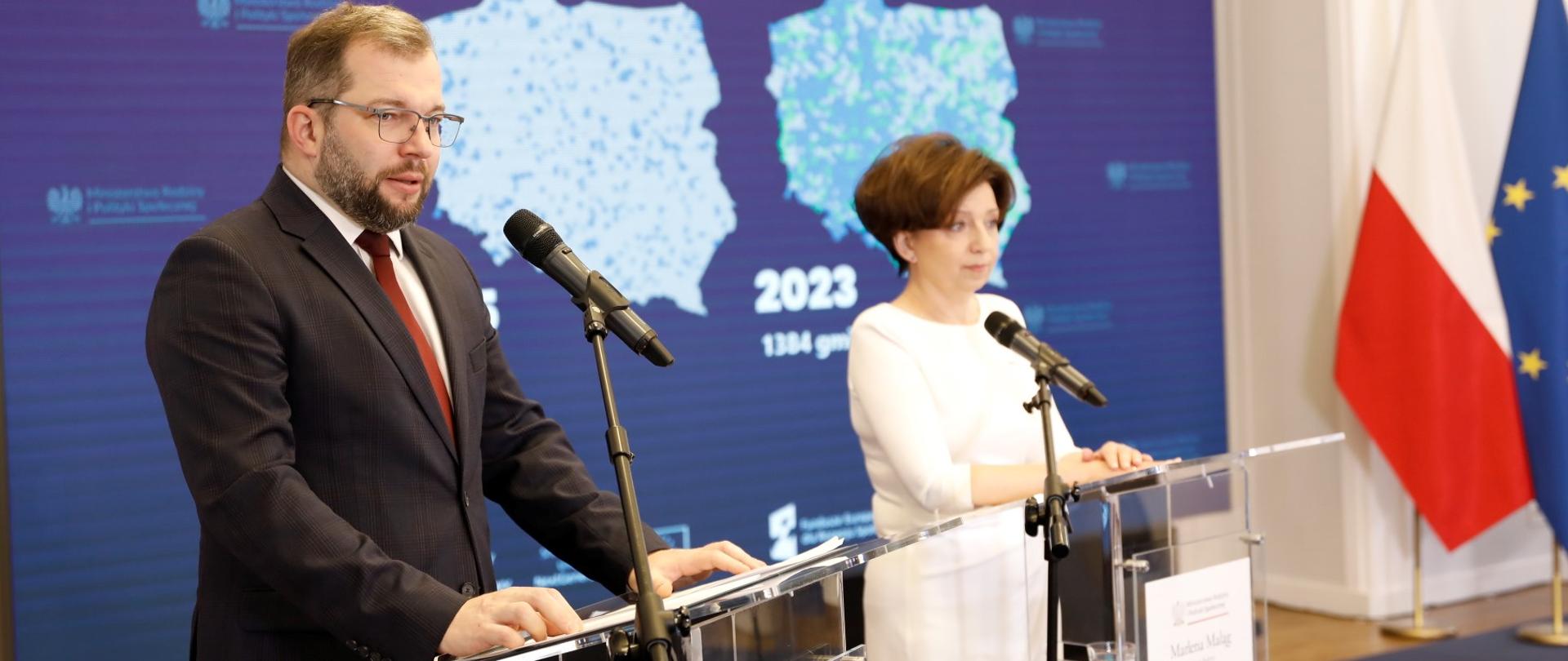 Ministrowie Grzegorz Puda i Marlena Malag podczas konferencji prasowej
