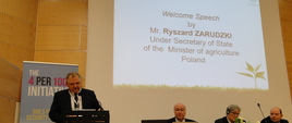 Wiceminister R. Zarudzki podczas wystąpienia