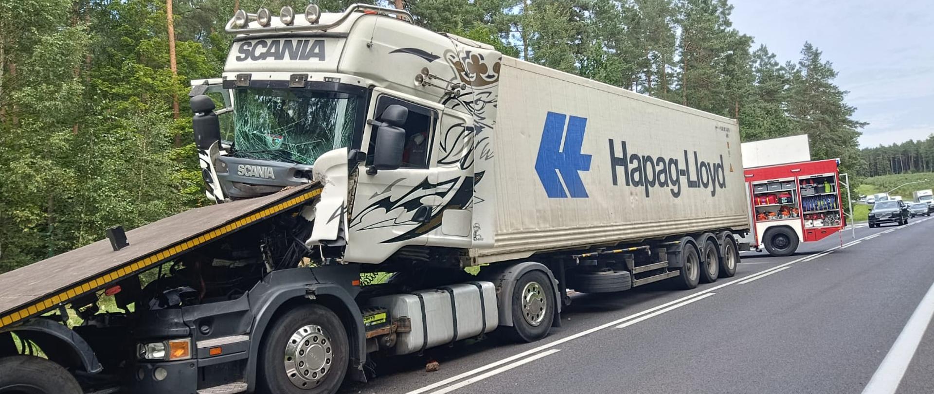 DK 16, Zderzenie samochodów ciężarowych