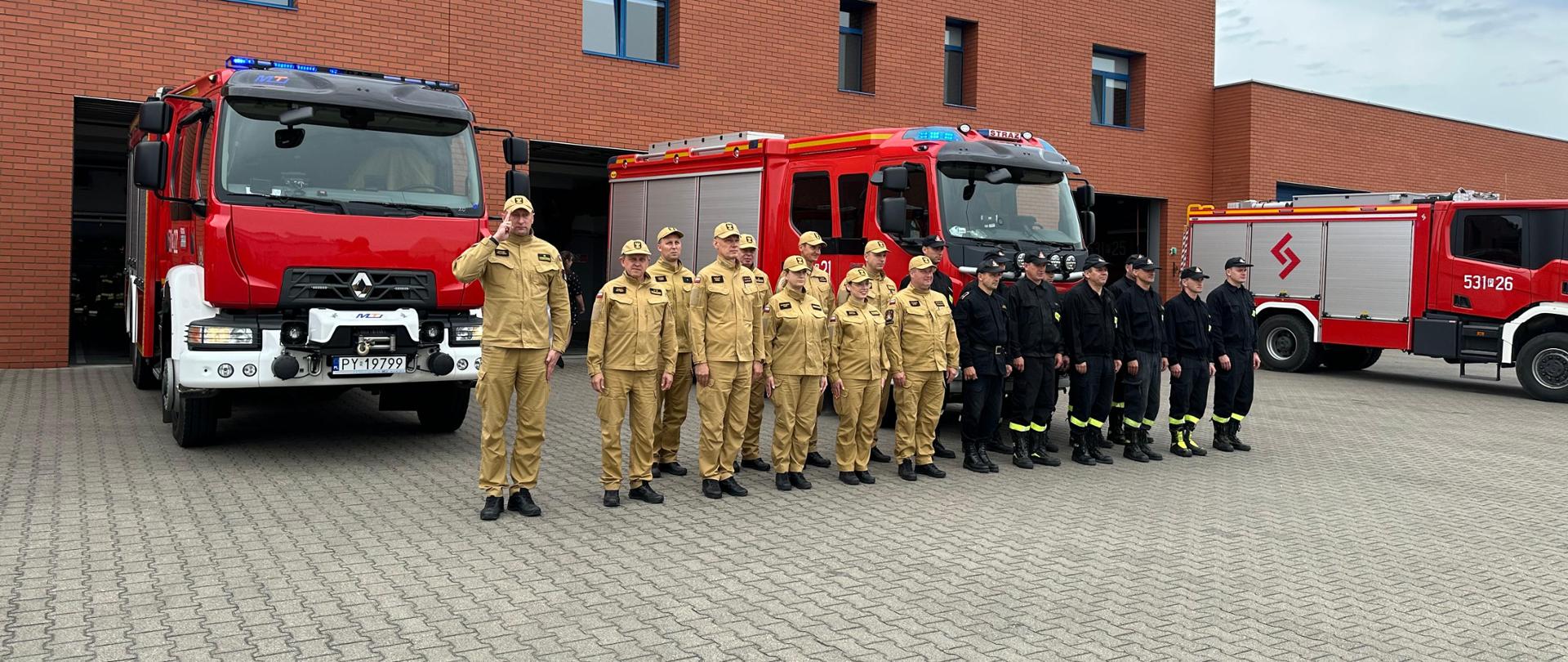 Ostrowscy strażacy oddali hołd