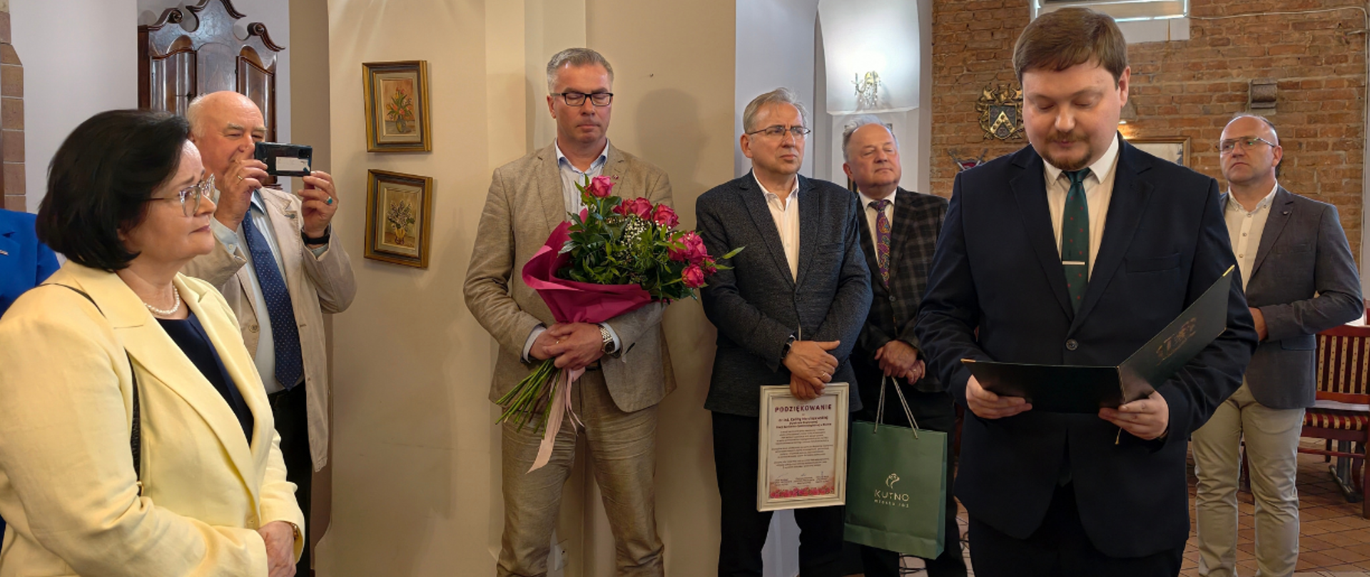 Uhonorowanie Państwowego Powiatowego Inspektora Sanitarnego w Kutnie Medalem „Zasłużony dla Powiatu Kutnowskiego”