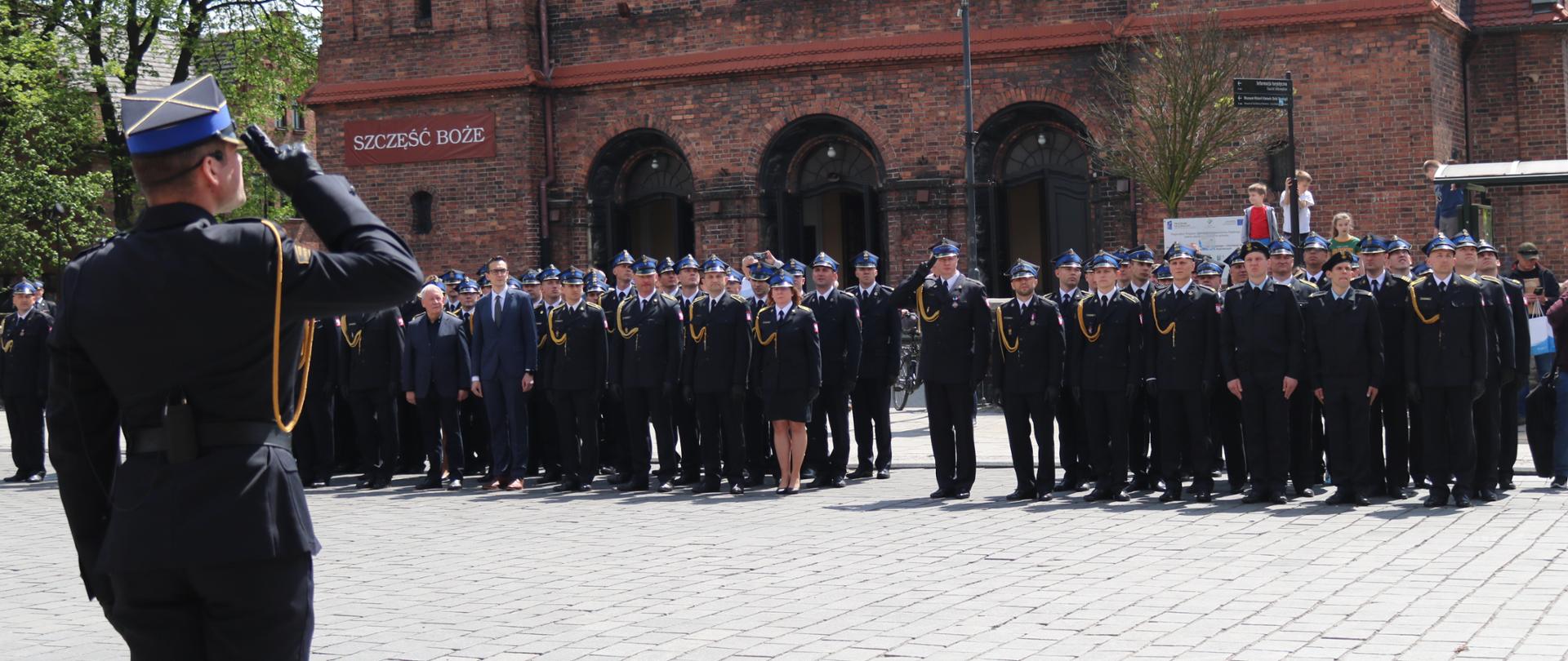 Obchody Dnia Strażaka 2023 połączone z 120-leciem powołania do życia zawodowej straży pożarnej w Katowicach