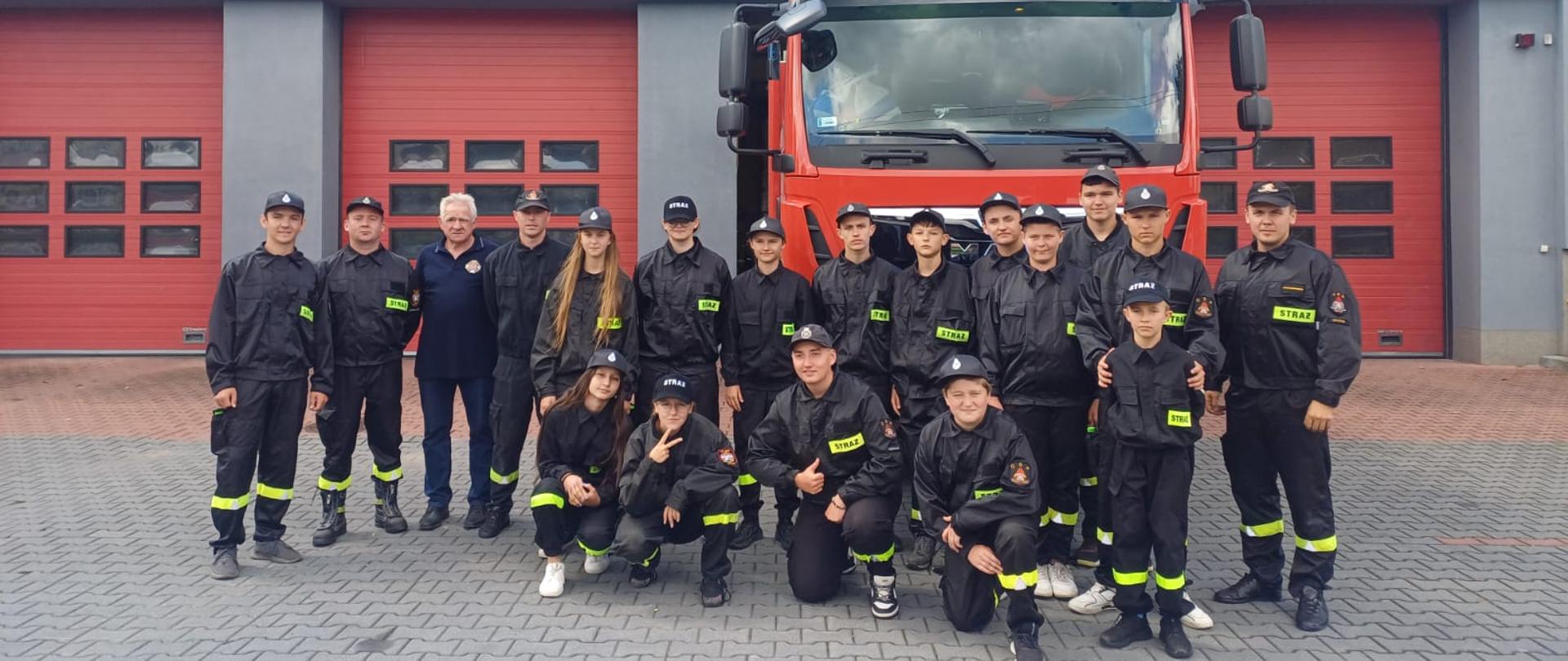 Zdjęcie przedstawia uczestników półkolonii.