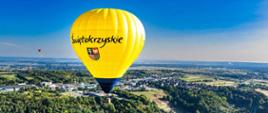 Balony nad miastem Pińczów.