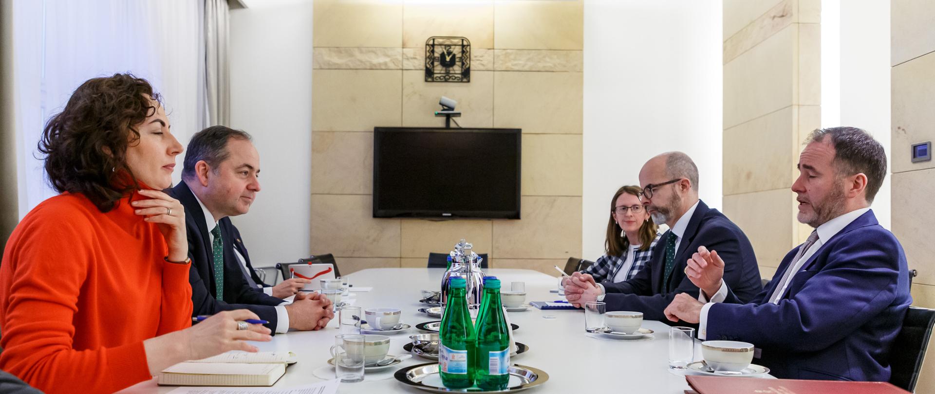 Spotkanie ministra Konrada Szymańskiego z brytyjskim ministrem do spraw europejskich Christopherem Pincherem.