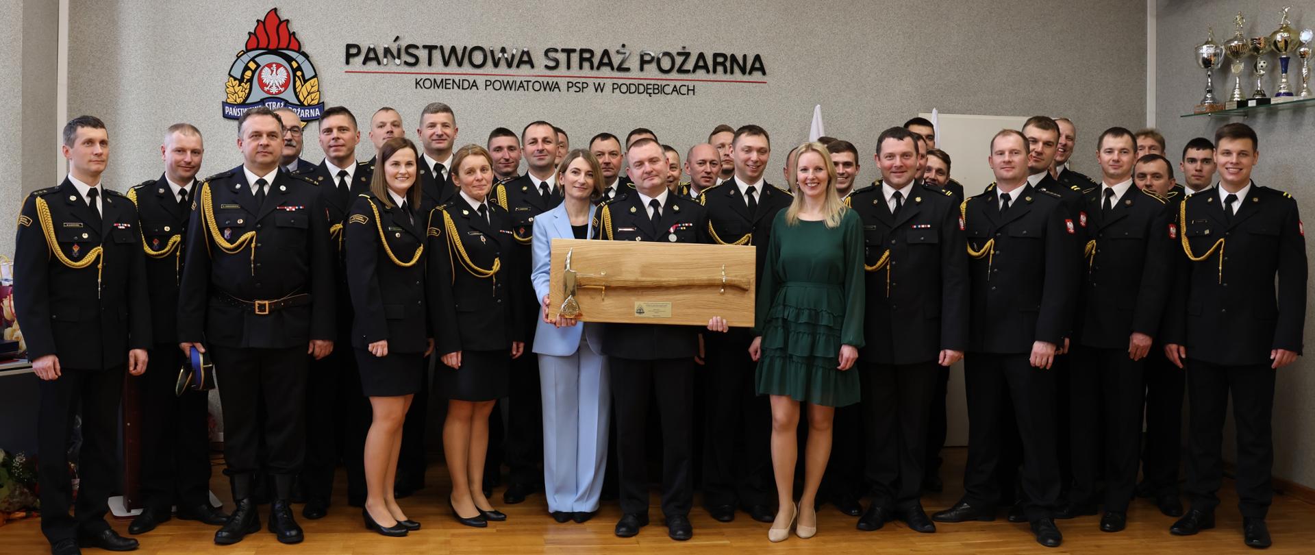 zdjęcie grupowe strażaków
