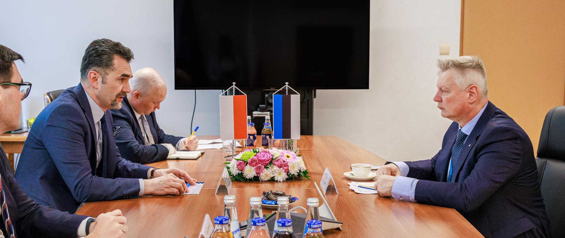 Spotkanie wiceministra Infrastruktury Piotra Malepszaka z ambasadorem Republiki Estońskiej w Polsce Miko Haljasem