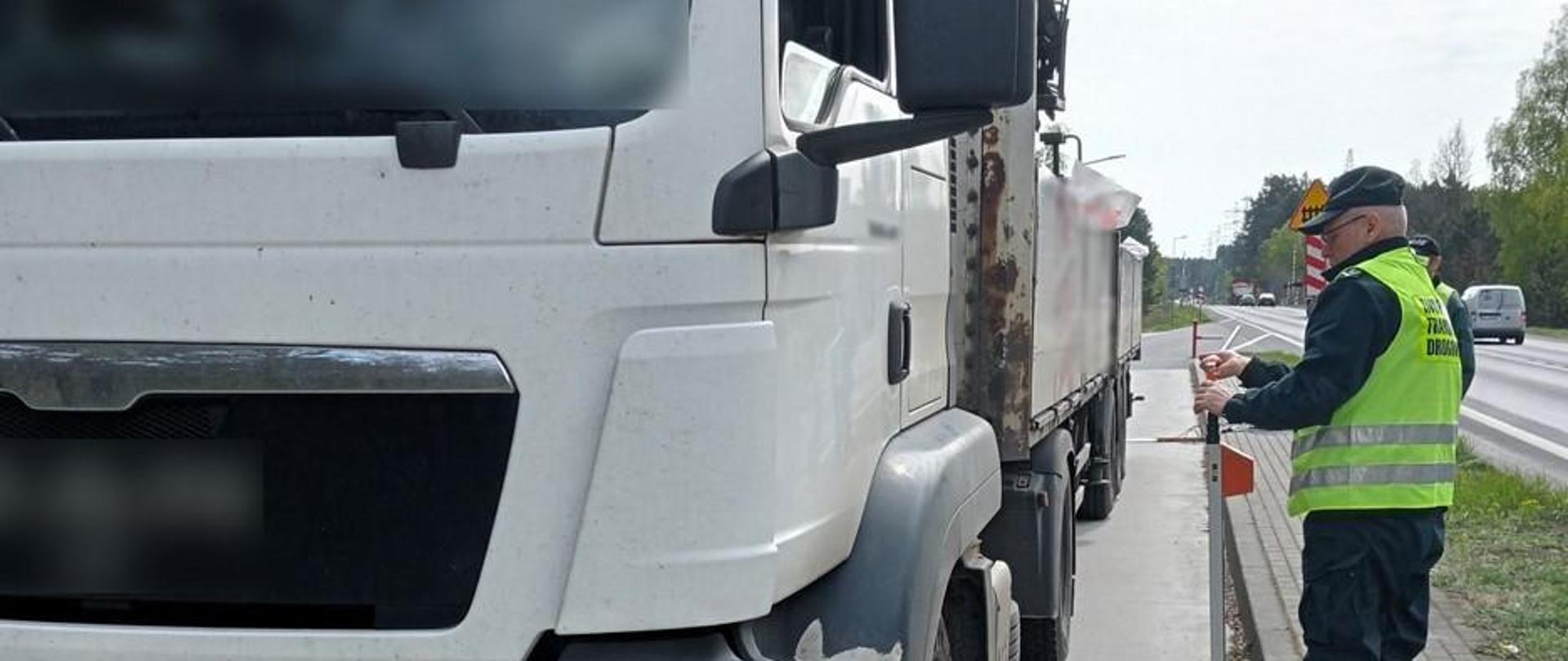 Inspektorzy transportu drogowego z Piły zatrzymali do kontroli na drodze krajowej numer 10 pojazdy, które miały kilka poważnych naruszeń