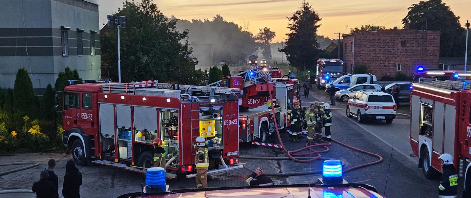 Pożar zakładu produkcyjnego w Szczodrzejewie.