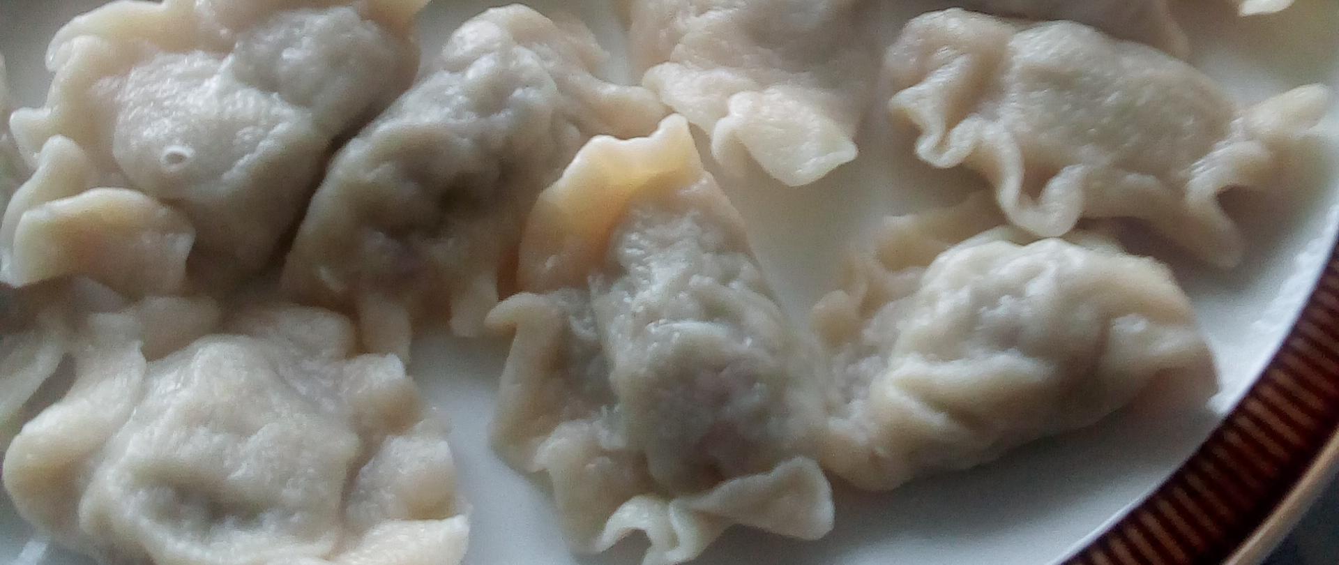 pierogi z ziemniakami i cebulą