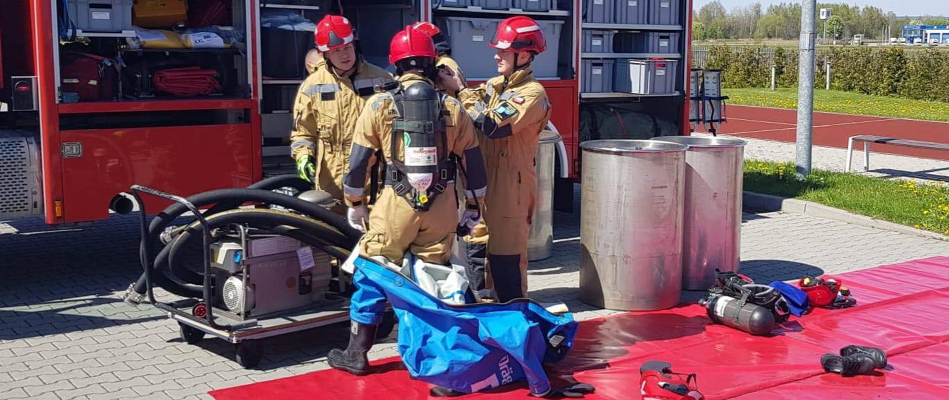 Ćwiczenia zgrywające Specjalistycznej Grupy Ratownictwa Chemiczno-Ekologicznego "Leżajsk" oraz Specjalistycznej Grupy Ratownictwa Chemiczno-Ekologicznego "Rzeszów 2"