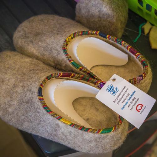 rękodzieło podopiecznych ośrodka fot. Ameen Saeb/ Biuro Przedstawiciela RP w Ramallah