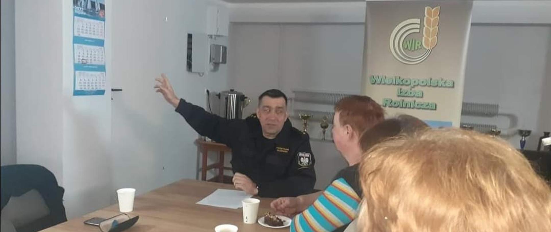 Spotkania informacyjne dla rolników i mieszkańców wsi z terenu powiatu obornickiego z zakresu skażenia radiacyjnego „Jak zabezpieczyć siebie, żywność, zwierzęta i płody rolne przed skażeniem” przeprowadzone przez Biuro Powiatowe Wielkopolskiej Izby Rolniczej w Obornikach.