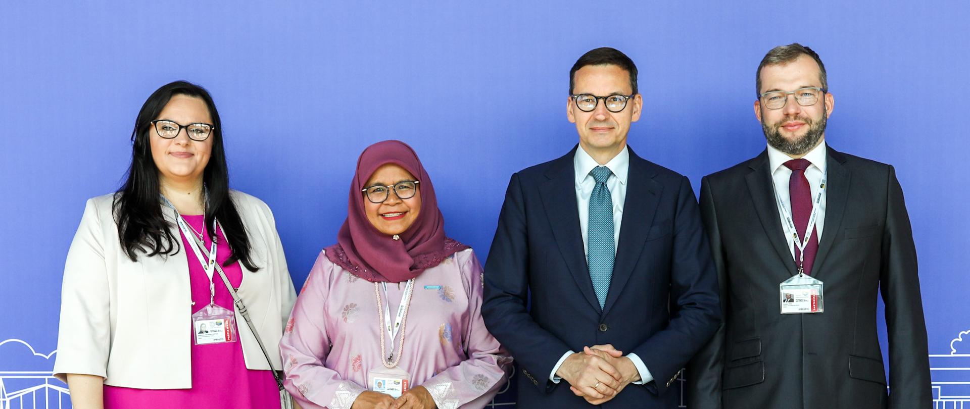 Małgorzata Jarosińska-Jedynak, premier Mateusz Morawiecki, Maimunah Mohd Sharif oraz Grzegorz Puda.